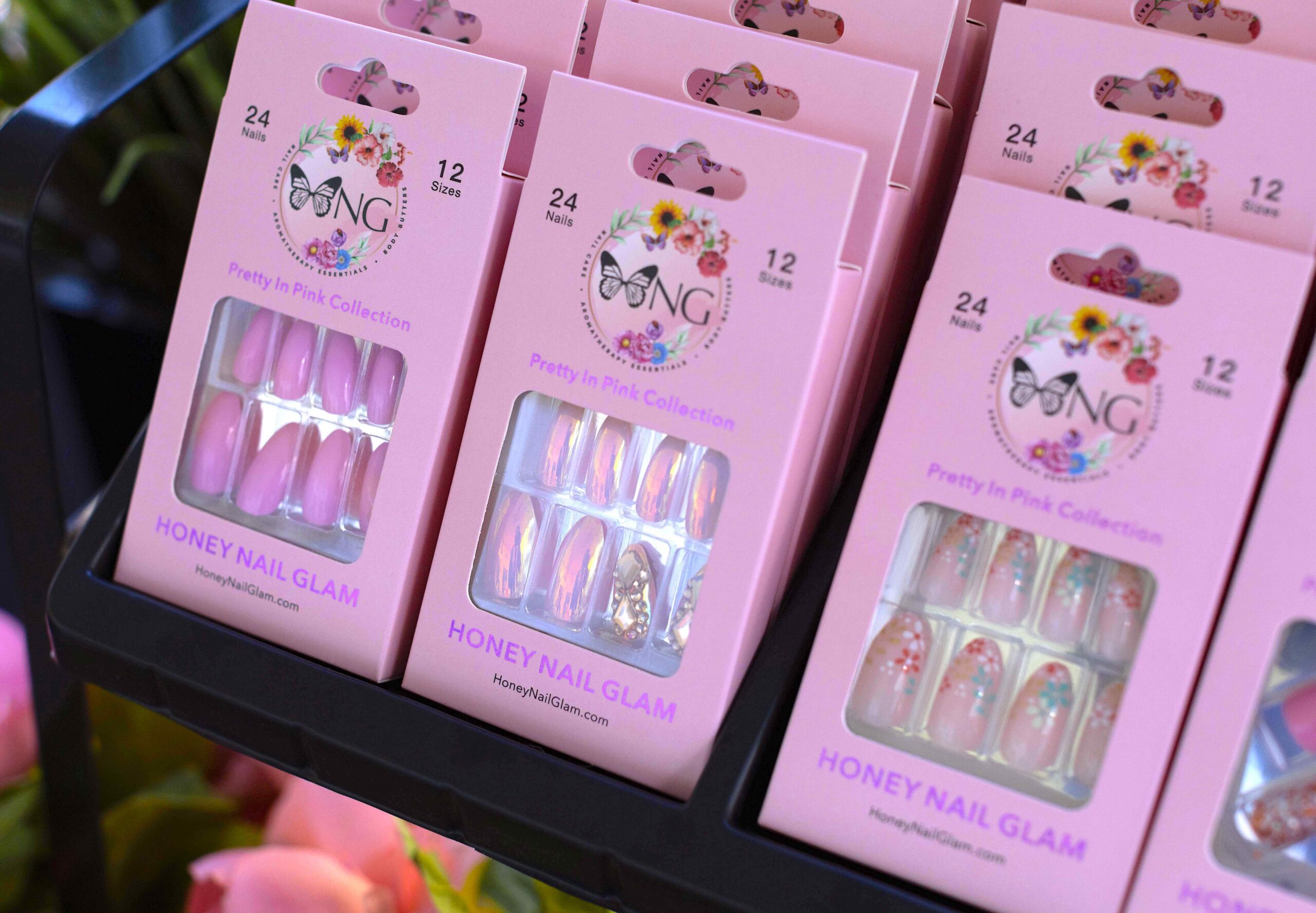 Fabulous Flowers,press on nails, nail trends
